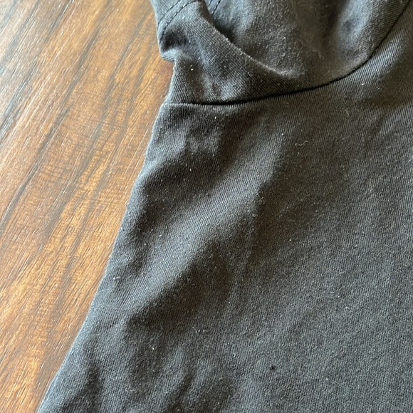 Time & Tru V-Neck T-Shirt - Picture 4 of 5